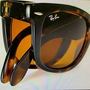 Ray-Ban Folding Wayfarer